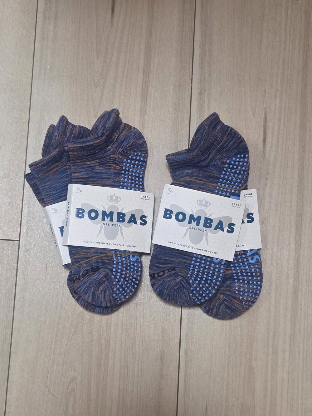 Bombas Ankle Gripper Socks in Navy with Blue Dots